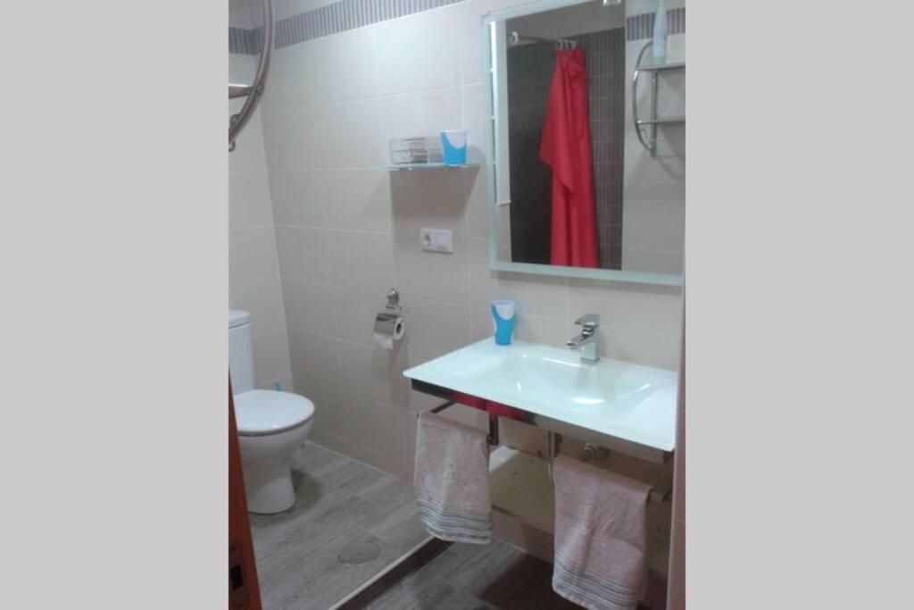 Bonito Apartamento Cerca Del Puerto Malaga Exterior photo