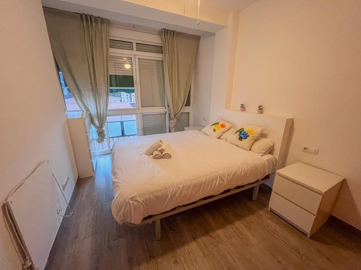 Bonito Apartamento Cerca Del Puerto Malaga Exterior photo