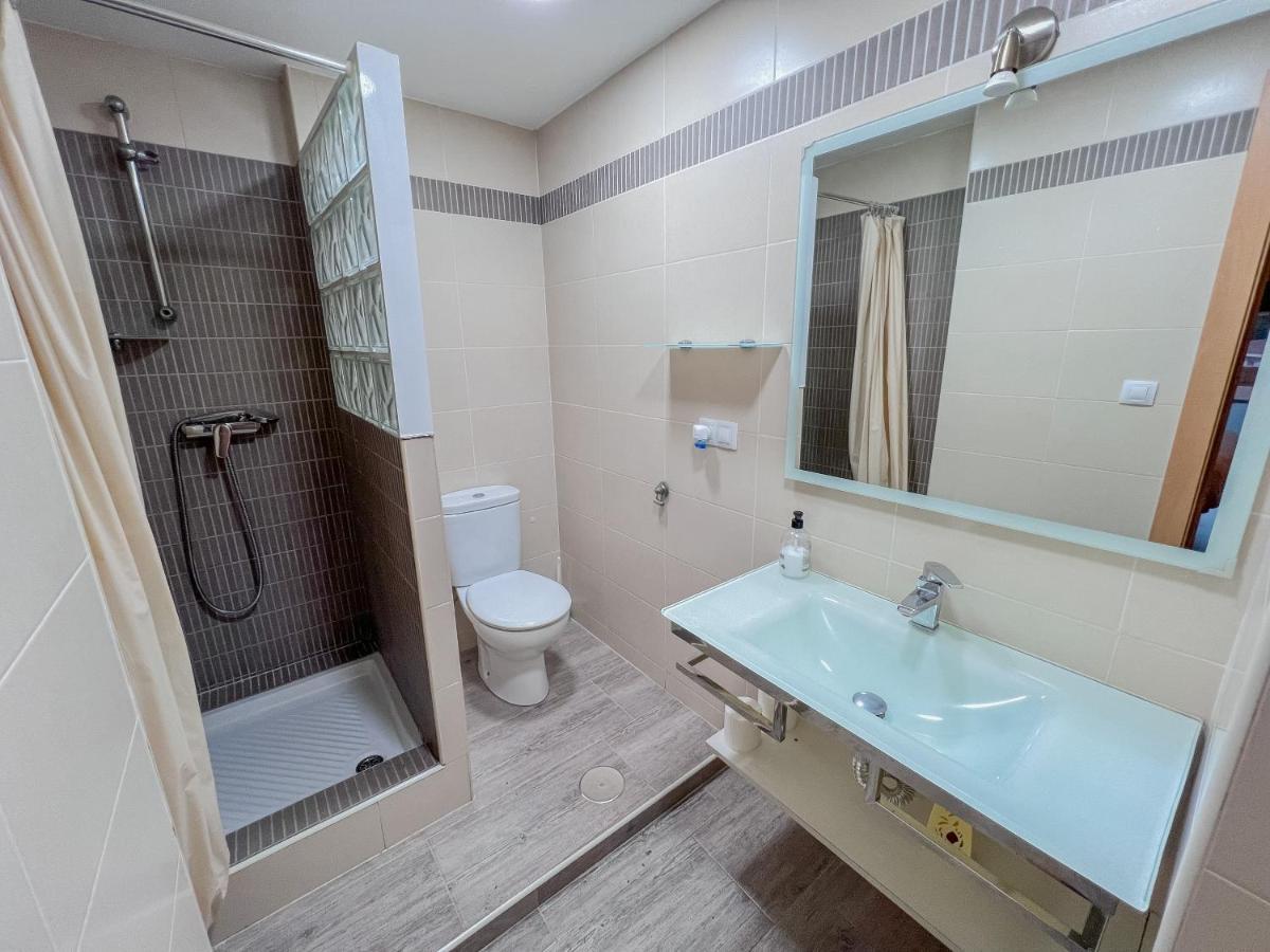 Bonito Apartamento Cerca Del Puerto Malaga Exterior photo